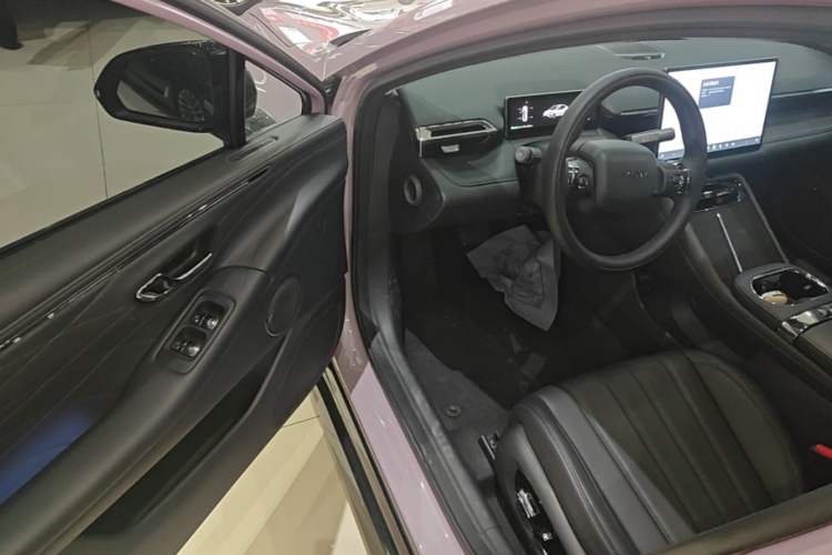 Used AION RT 2025 650 LiDAR Edition Driver Seat