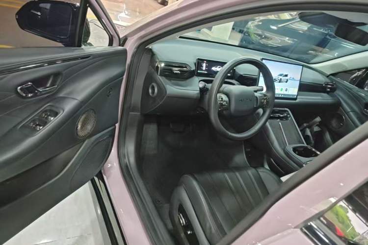 Used AION RT 2025 650 LiDAR Edition Driver Seat