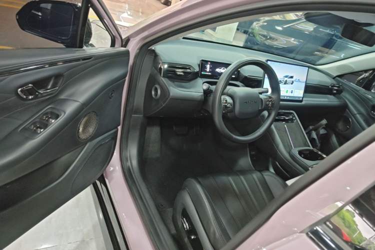 Used AION RT 2025 650 LiDAR Edition Driver Seat