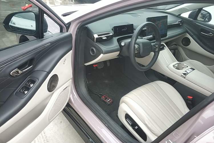 Used AION RT 2025 650 LiDAR Edition Driver Seat