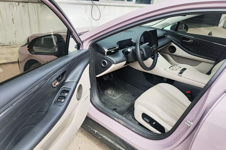 Used AION RT 2025 650 LiDAR Edition Driver Seat