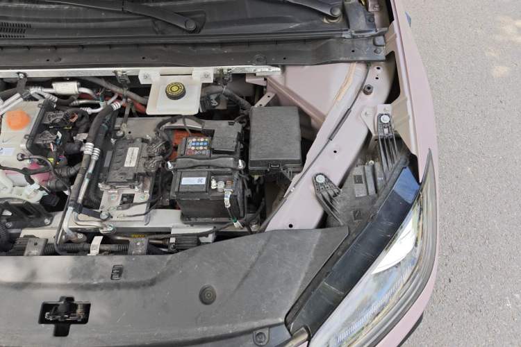 Used AION RT 2025 650 LiDAR Edition Engine Bay Left