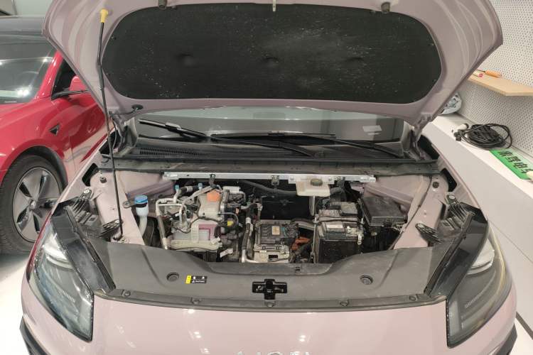 Used AION RT 2025 650 LiDAR Edition Engine Bay