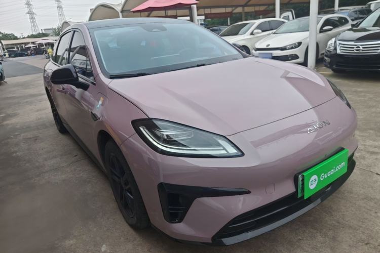 Used AION RT 2025 520 Smart Luxury Edition Front Right 45 Deg