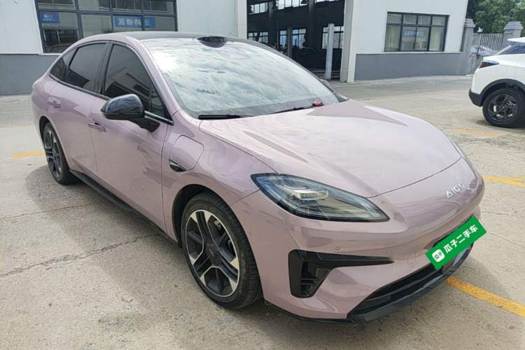 Used AION RT 2025 650 LiDAR Edition Front Right 45 Deg