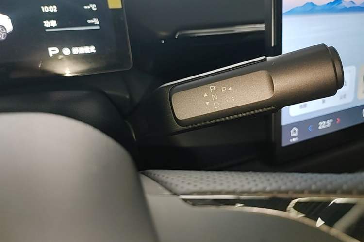 Used AION RT 2025 650 LiDAR Edition Gear Lever