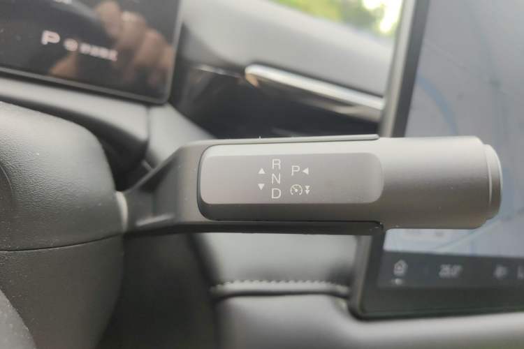 Used AION RT 2025 650 LiDAR Edition Gear Lever