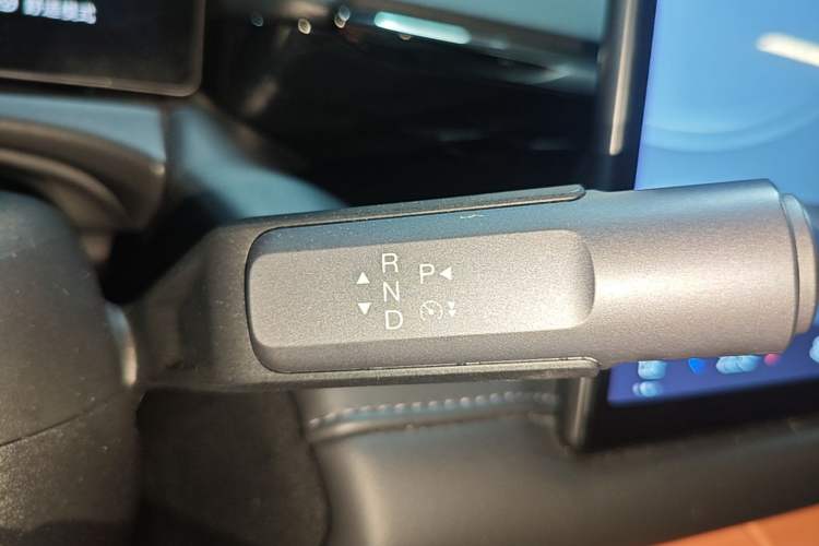 Used AION RT 2025 650 LiDAR Edition Gear Lever