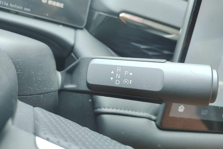 Used AION RT 2025 650 LiDAR Edition Gear Lever
