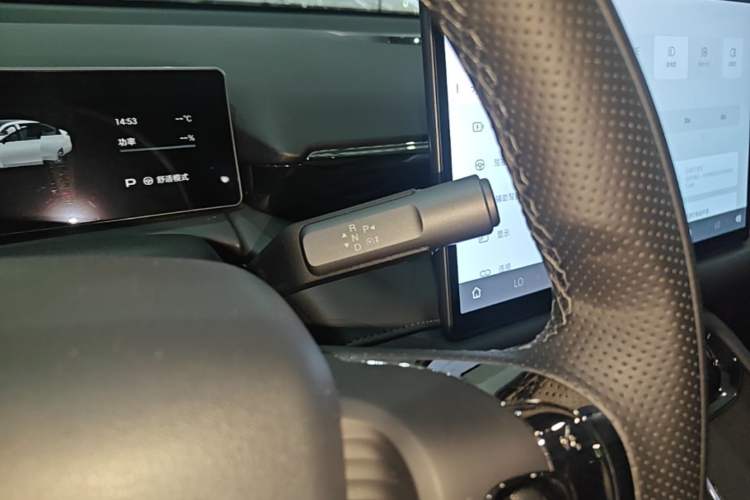 Used AION RT 2025 650 LiDAR Edition Gear Lever