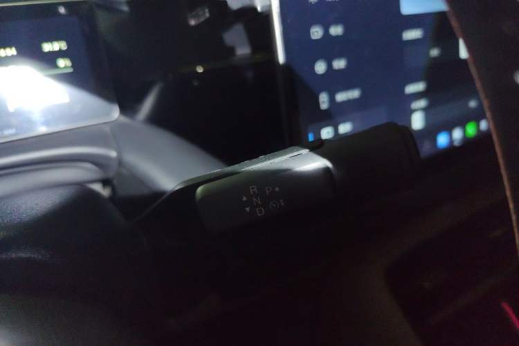 Used AION RT 2025 650 LiDAR Edition Gear Lever
