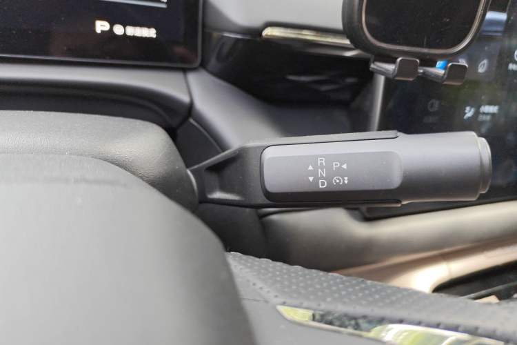 Used AION RT 2025 650 LiDAR Edition Gear Lever
