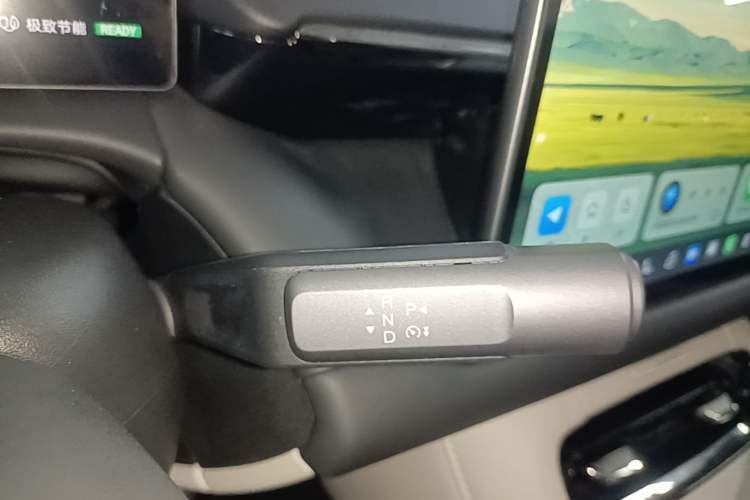 Used AION RT 2025 650 LiDAR Edition Gear Lever