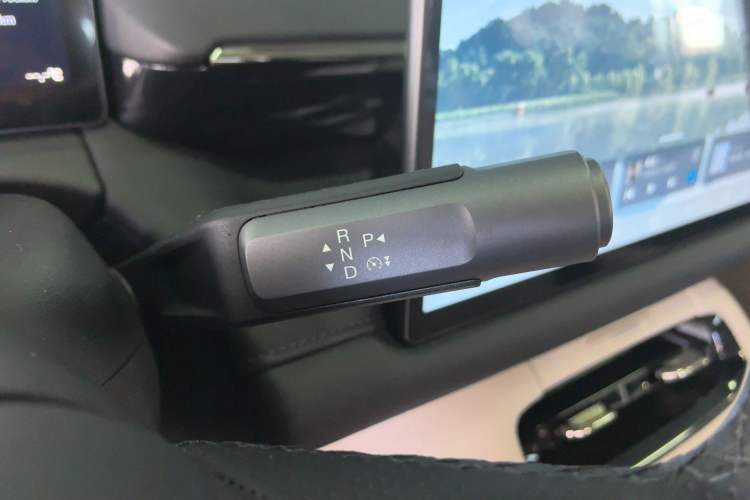 Used AION RT 2025 650 LiDAR Edition Gear Lever