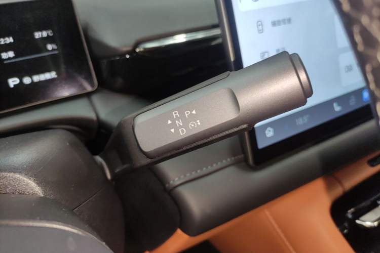 Used AION RT 2025 650 LiDAR Edition Gear Lever