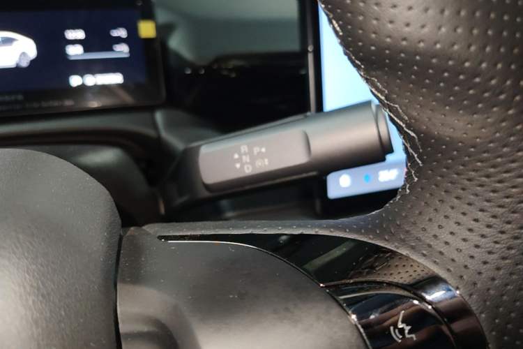 Used AION RT 2025 520 Smart Luxury Edition Gear Lever