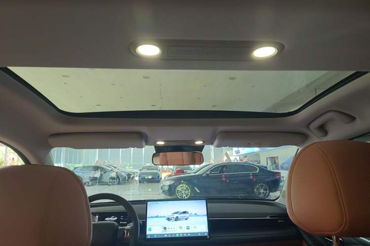 Used AION RT 2025 520 Smart Luxury Edition Headliner