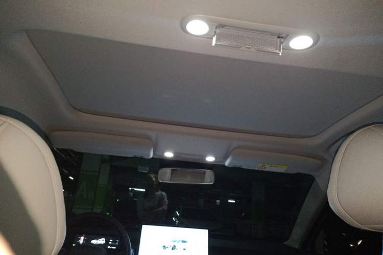 Used AION RT 2025 520 Smart Luxury Edition Headliner