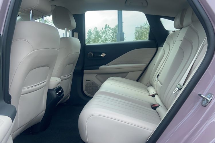 Used AION RT 2025 650 LiDAR Edition Interior 1