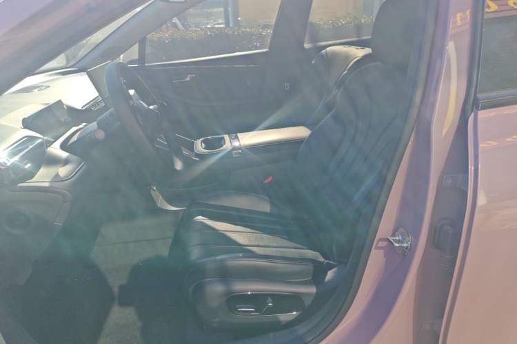 Used AION RT 2025 650 LiDAR Edition Interior 2