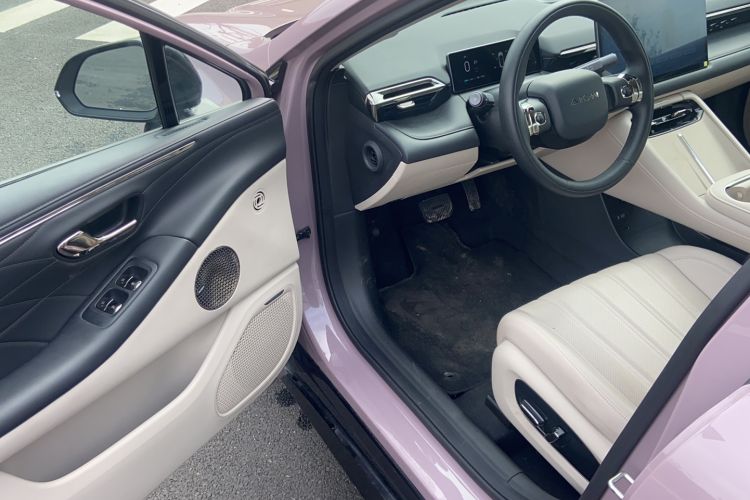 Used AION RT 2025 650 LiDAR Edition Interior 3