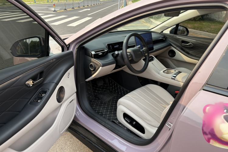 Used AION RT 2025 650 LiDAR Edition Interior 4