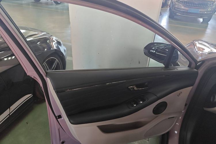 Used AION RT 2025 650 LiDAR Edition Interior 7