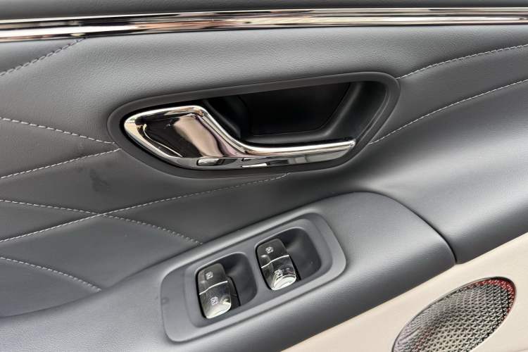 Used AION RT 2025 650 LiDAR Edition Interior 7
