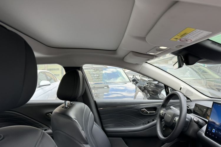 Used AION RT 2025 650 LiDAR Edition Interior 7