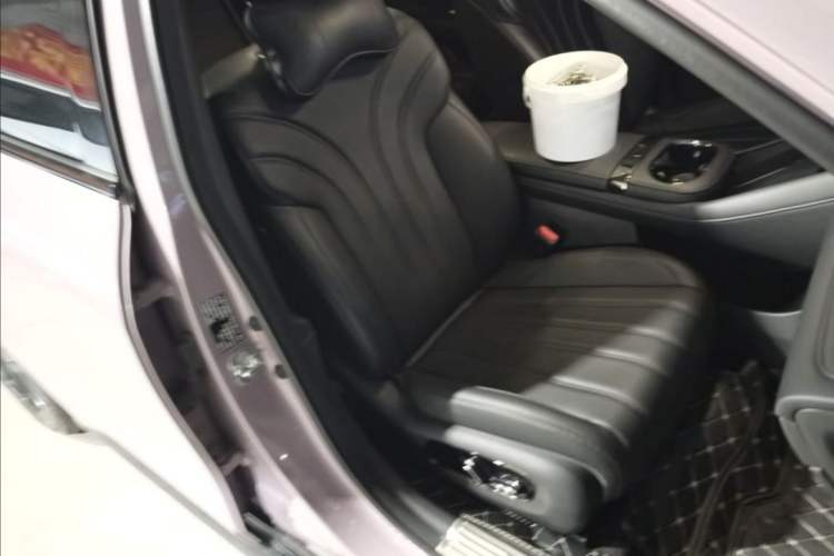 Used AION RT 2025 520 Smart Enjoy Edition Interior 8