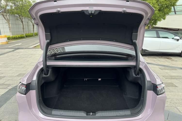 Used AION RT 2025 650 LiDAR Edition Interior 9