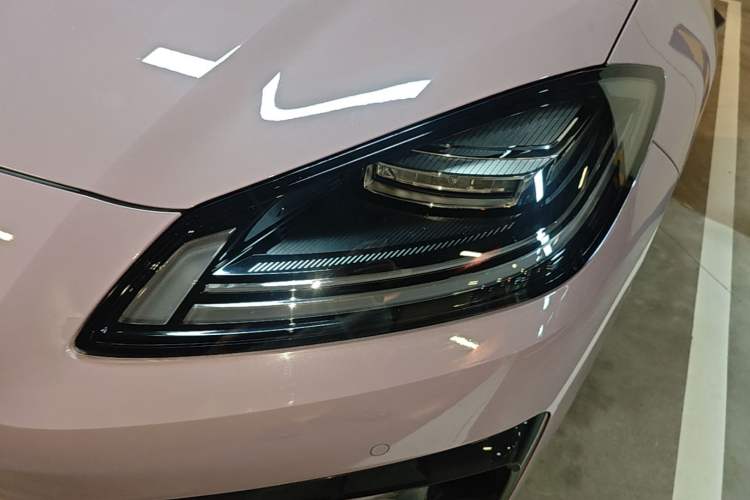 Used AION RT 2025 650 LiDAR Edition Left Front Headlight