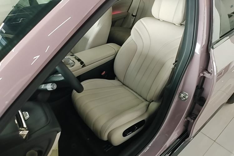 Used AION RT 2025 650 LiDAR Edition Left Front Seat