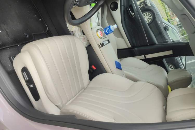 Used AION RT 2025 650 LiDAR Edition Left Front Seat