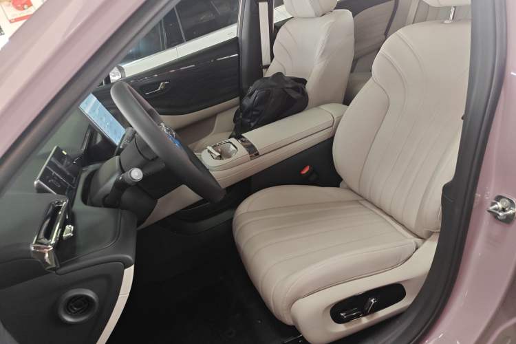 Used AION RT 2025 650 LiDAR Edition Left Front Seat