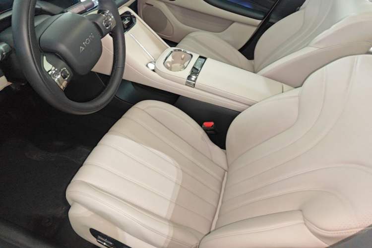 Used AION RT 2025 650 LiDAR Edition Left Front Seat