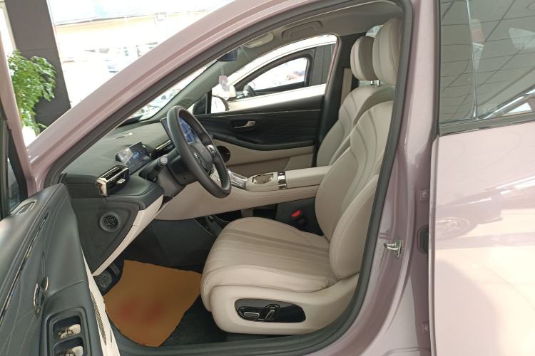 Used AION RT 2025 650 LiDAR Edition Left Front Seat
