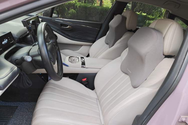 Used AION RT 2025 650 LiDAR Edition Left Front Seat