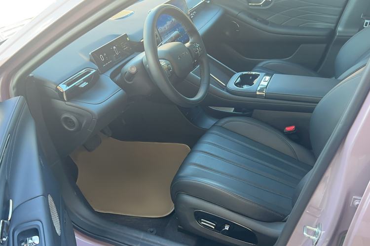 Used AION RT 2025 650 LiDAR Edition Left Front Seat