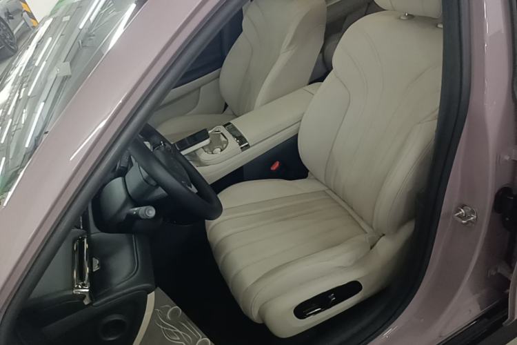 Used AION RT 2025 650 LiDAR Edition Left Front Seat