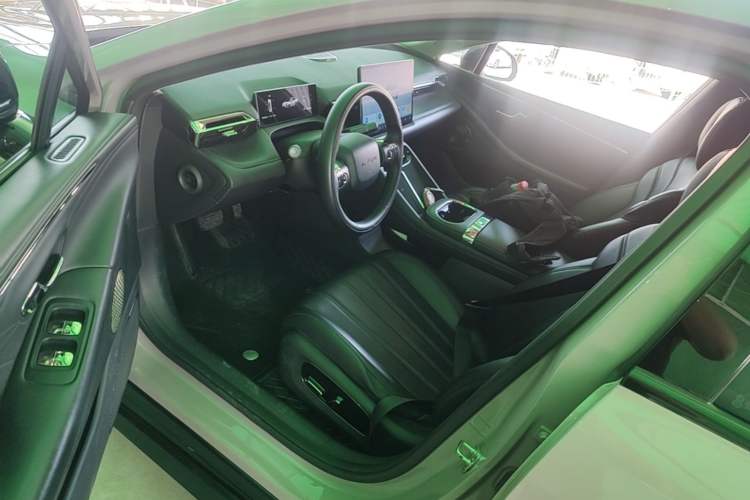 Used AION RT 2025 650 LiDAR Edition Left Front Seat