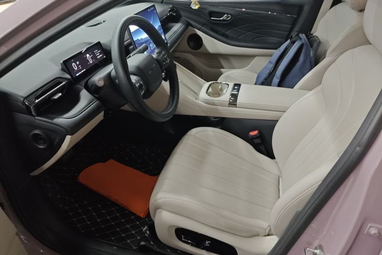 Used AION RT 2025 650 LiDAR Edition Left Front Seat