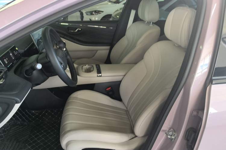 Used AION RT 2025 650 LiDAR Edition Left Front Seat