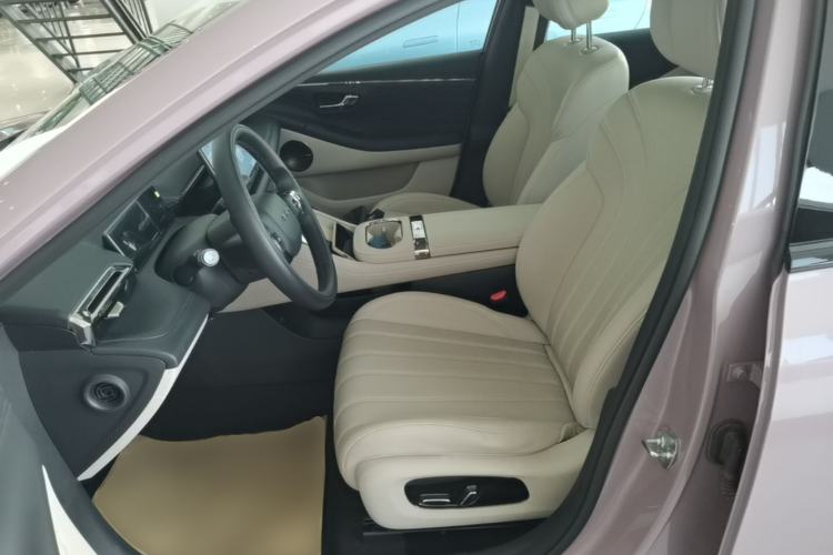 Used AION RT 2025 650 LiDAR Edition Left Front Seat