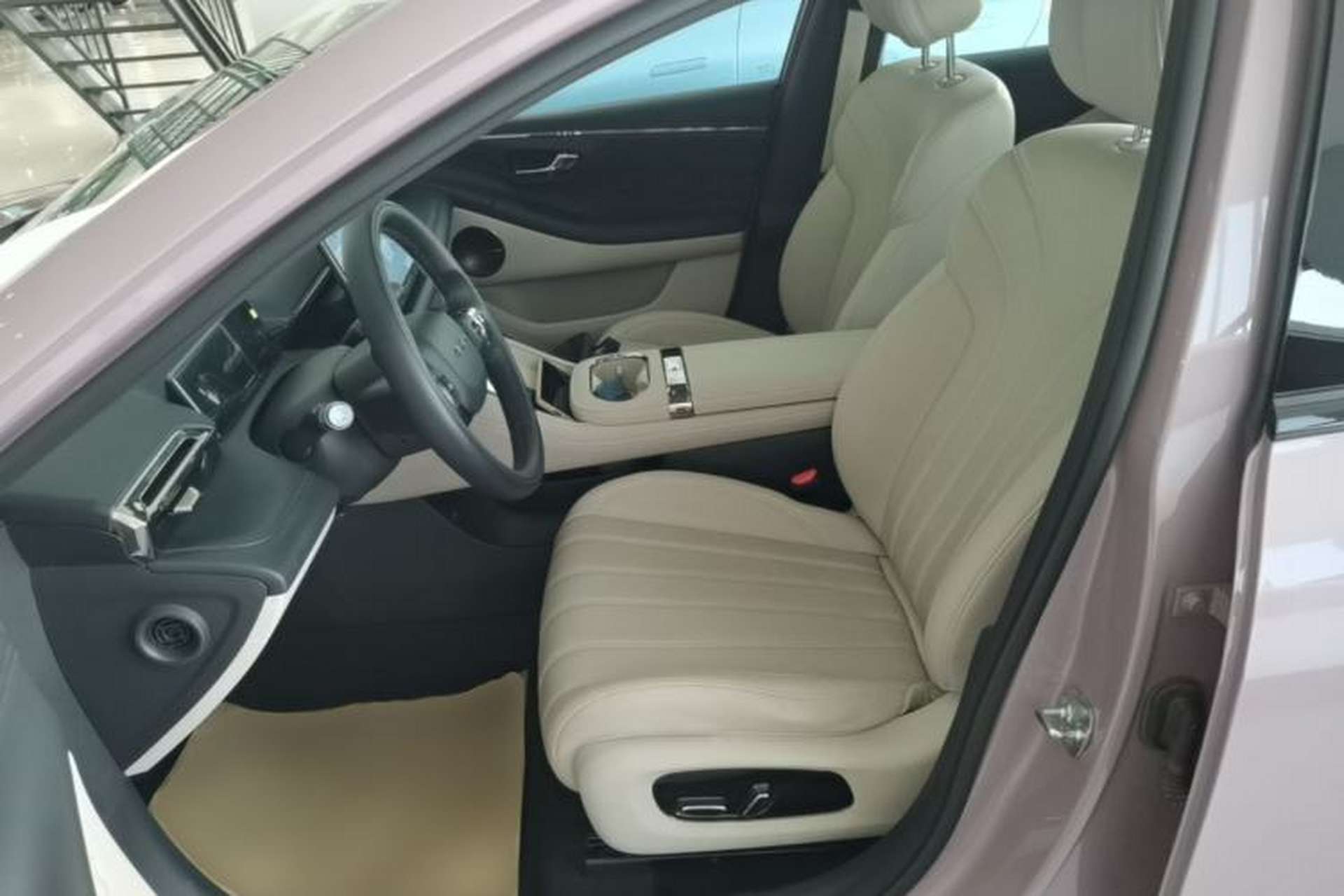 Used AION RT 2025 650 LiDAR Edition Left Front Seat