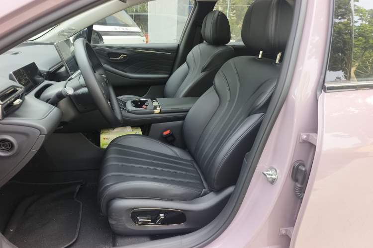 Used AION RT 2025 650 LiDAR Edition Left Front Seat