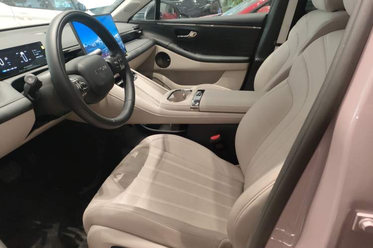 Used AION RT 2025 650 LiDAR Edition Left Front Seat