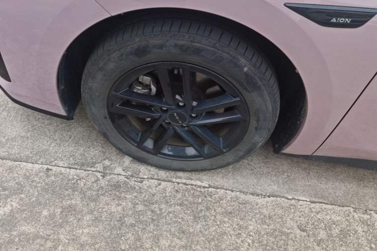 Used AION RT 2025 520 Smart Luxury Edition Left Front Wheel Hub