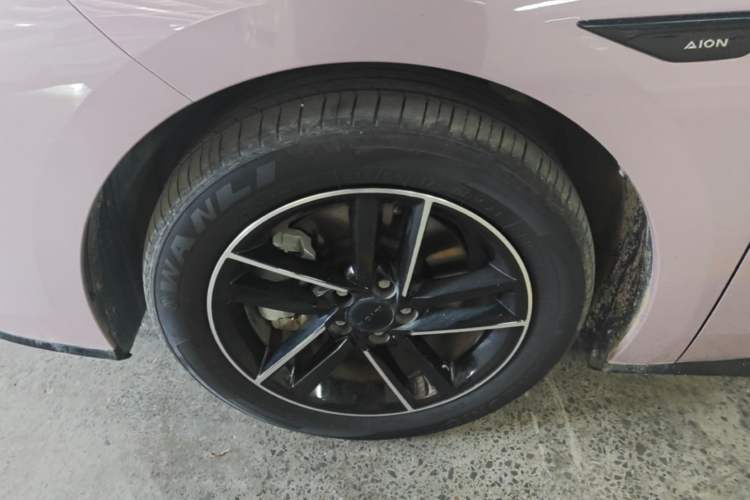 Used AION RT 2025 650 Zhijihao Edition Left Front Wheel Hub