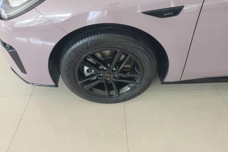 Used AION RT 2025 520 Smart Luxury Edition Left Front Wheel Hub